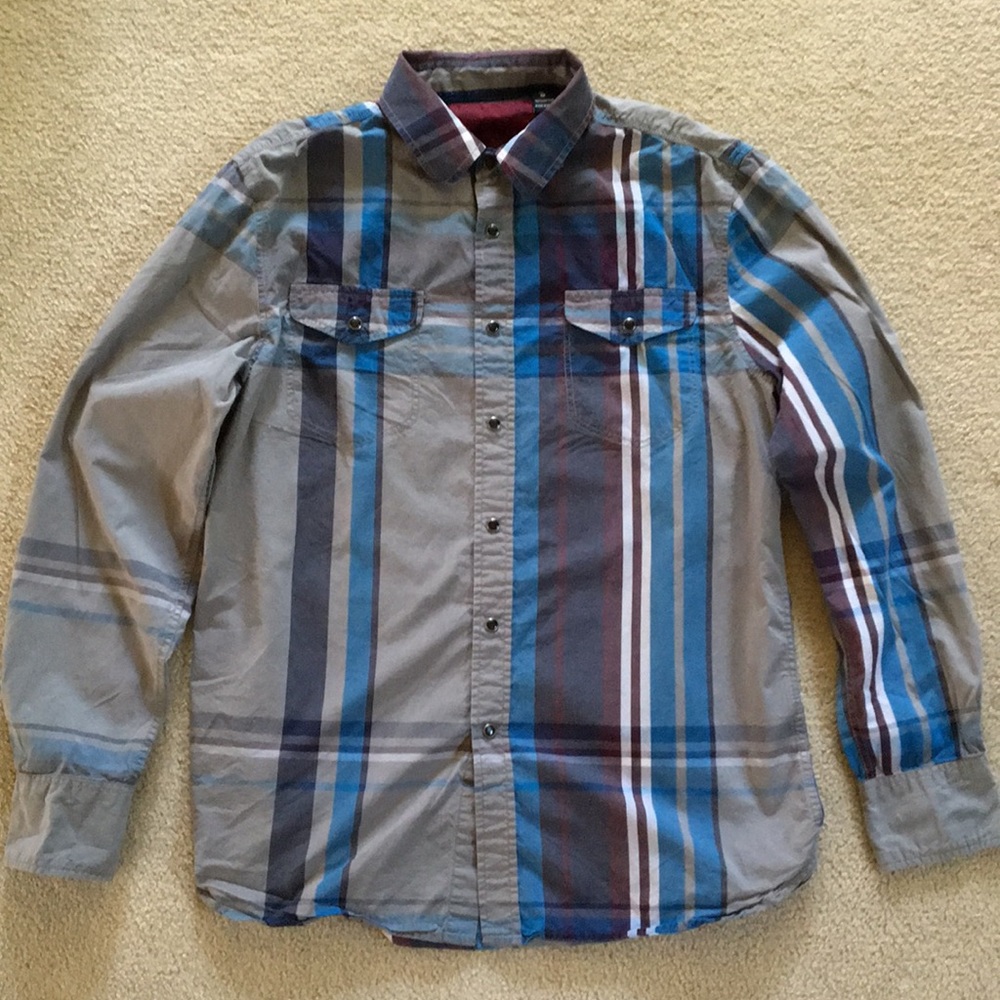 Men’s Medium Plaid Button-down